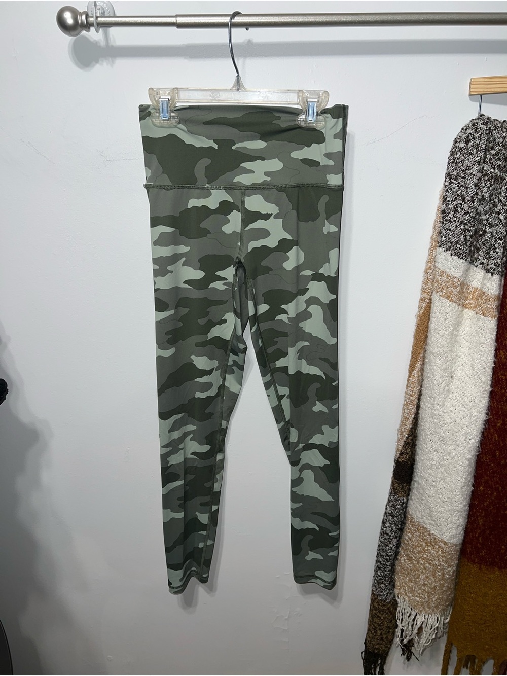 aerie Girls Camo High-Waist Leggings - Olive Green